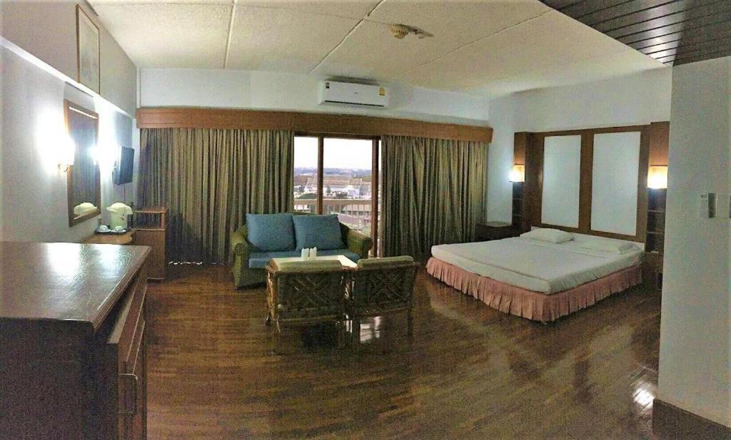 Pailyn Phitsanulok Hotel Exteriér fotografie